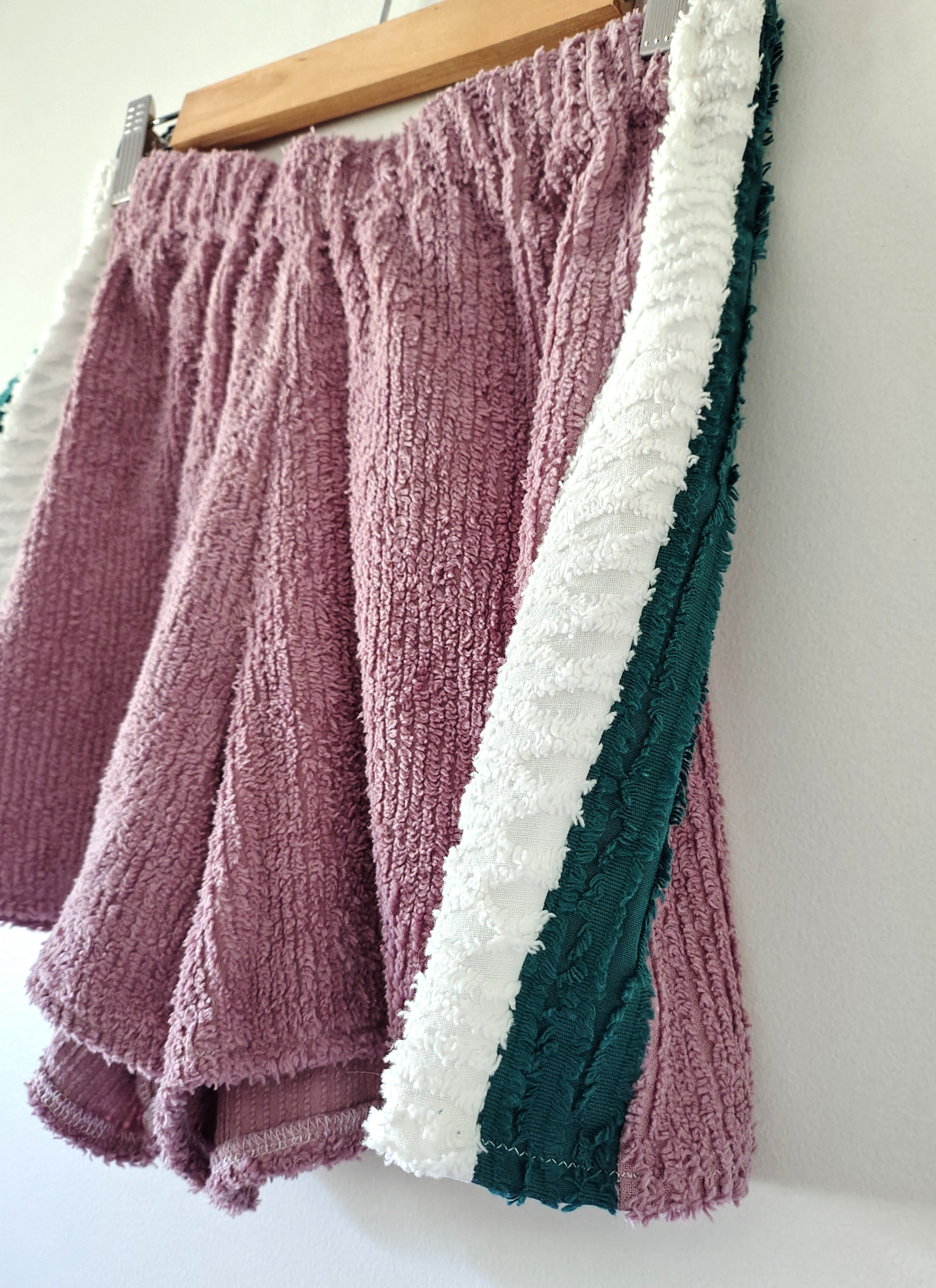 70's Dizzy Girl Shorts